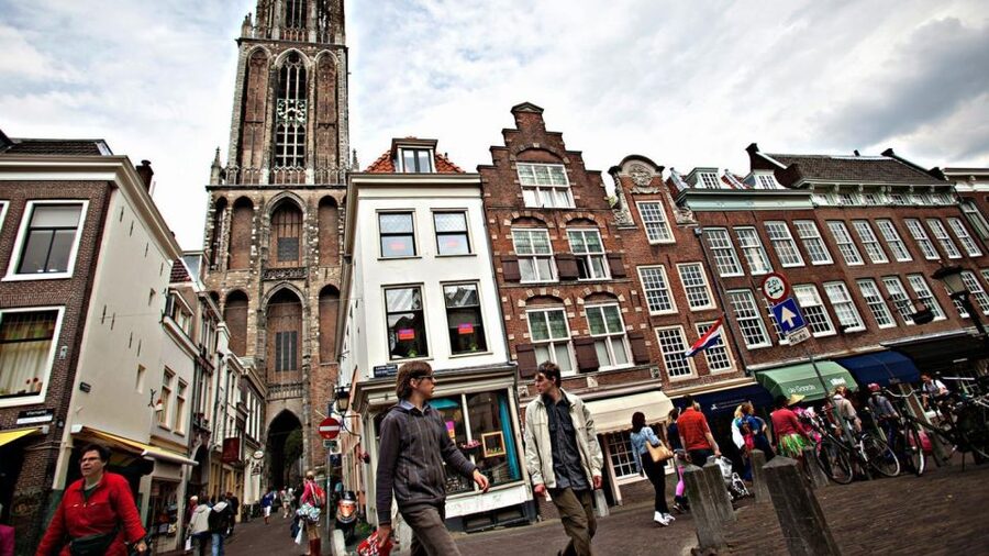 Historical Utrecht: Private Walking Tour with a Local Guide - Languages, timing, and planning your day
