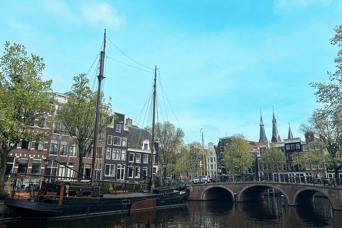 Historical Walking Tour, private with local Dutch guide - Key points at a glance