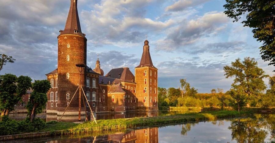 Hoensbroek: Entry Ticket to Hoensbroek Castle - The ballroom and Countess van Hoensbroek’s grand rooms