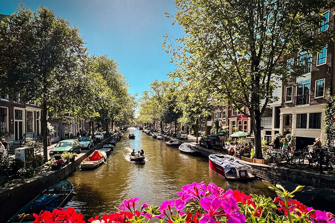 Humans of Amsterdam: Cultural Walking Tour incl. meeting 2 locals - Brouwerij de Prael and the final toast