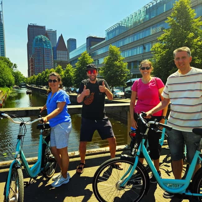 Interactive Safe 2,5hr Bike tour with Entertaining Guide - Key points to know before booking
