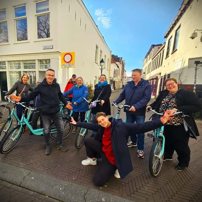 Interactive Safe 2,5hr Bike tour with Entertaining Guide - Why a bicycle makes sense in The Hague