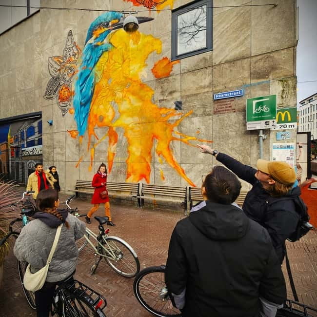 Interactive Safe 2,5hr Bike tour with Entertaining Guide - What the $31 price really buys you