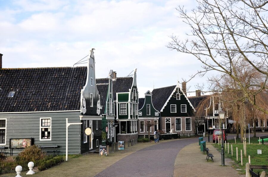 Keukenhof: Private Tulip & Windmill tour with cheese tasting - What the $283 price includes