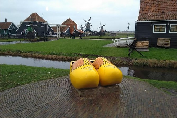 Keukenhof's Tulips and Windmills Small-Group Tour from Amsterdam - Wooden shoes at Kooijman Souvenirs and Clogs