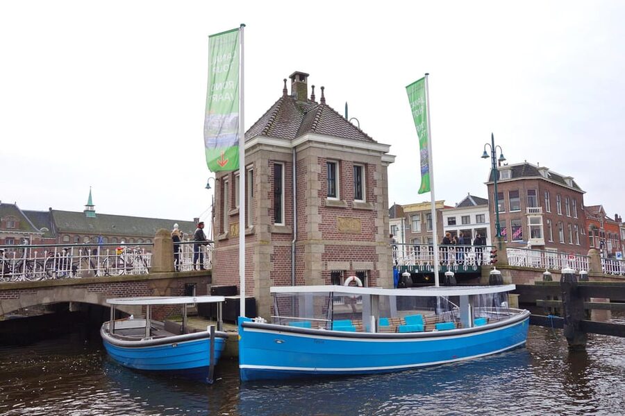 Leiden: Cruise through the Historic City Center with Guide - The route: bridges, parks, and city life