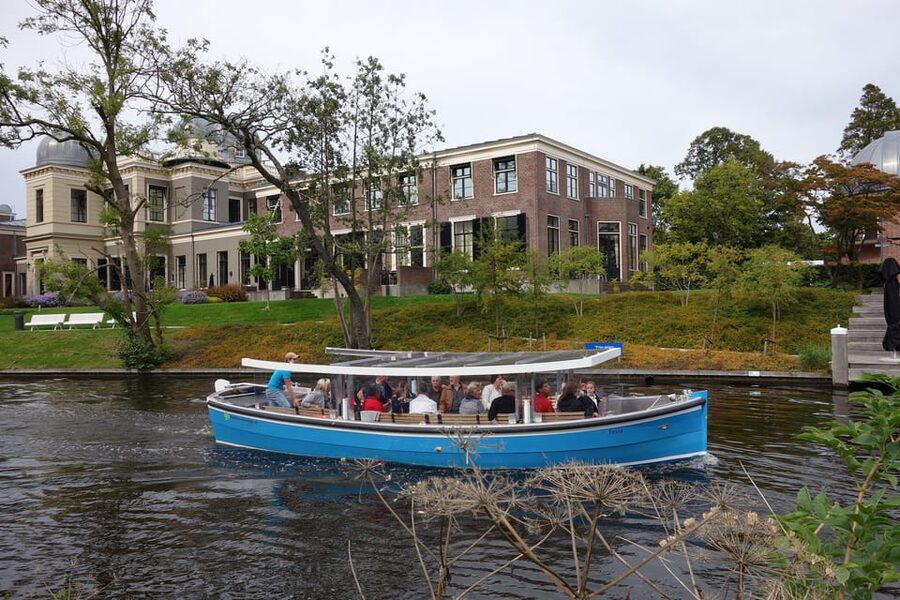 Leiden: Cruise through the Historic City Center with Guide - Meeting the boat at Blauwpoortsbrug