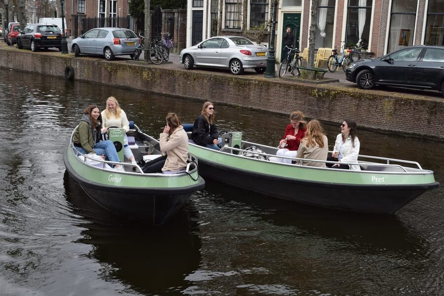 Leiden: Electric Boat Rental - Key details before you cast off