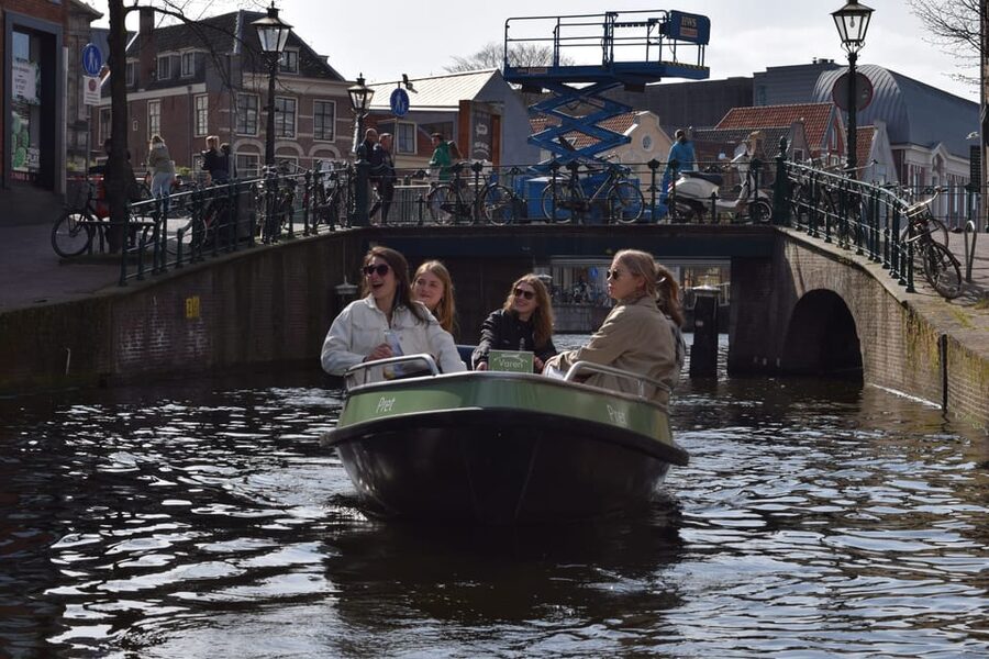 Leiden: Electric Boat Rental - Timing, weather, and what to bring