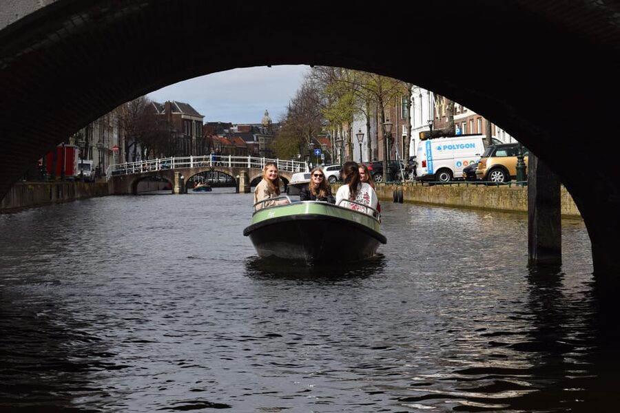 Leiden: Electric Boat Rental - Why Leiden works so well from the water