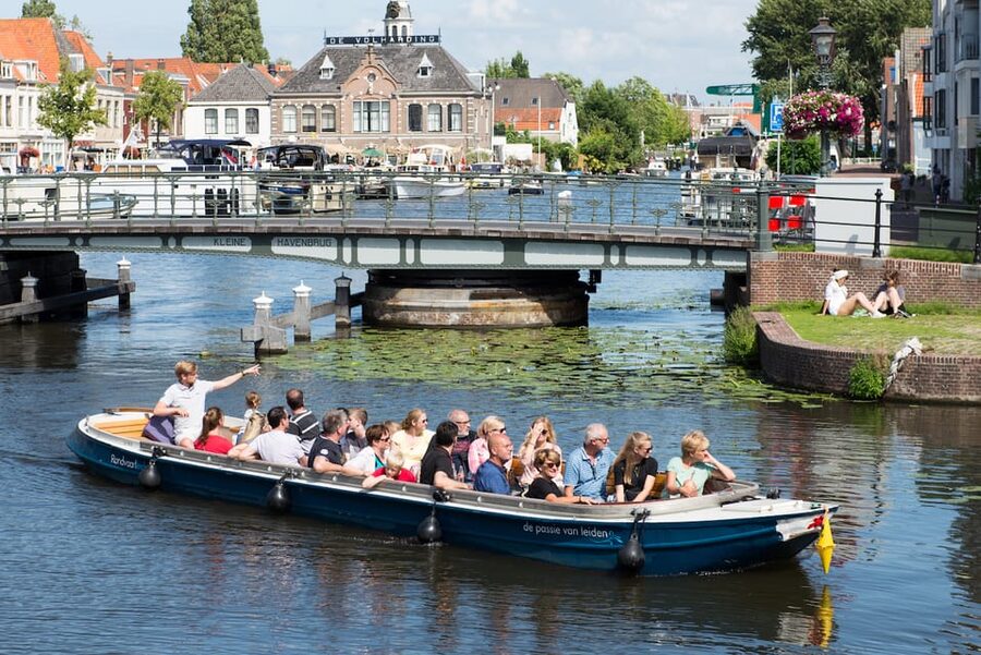Leiden: Guided City Canal Cruise - Practical tips for a smoother cruise