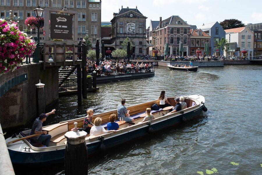 Leiden: Guided City Canal Cruise - What the captain’s commentary adds