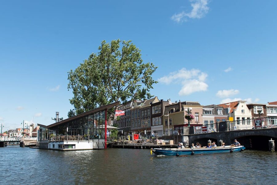 Leiden: Guided City Canal Cruise - What the $15 price really buys you