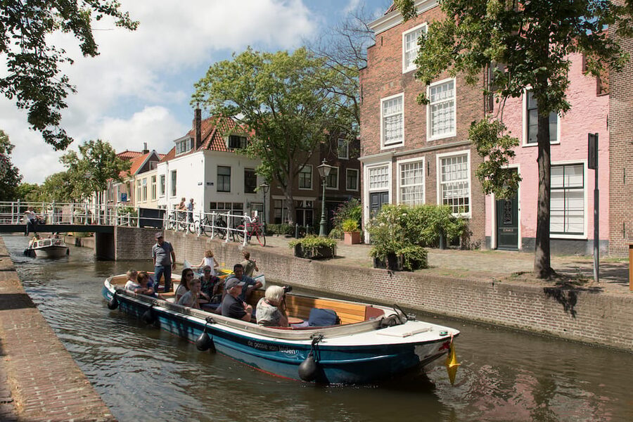 Leiden: Guided City Canal Cruise - Who will enjoy this Leiden boat ride most