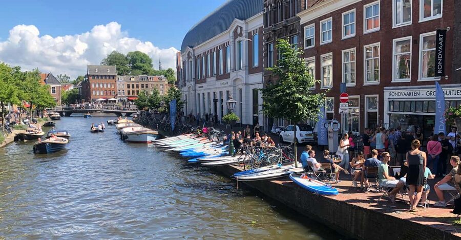 Leiden: Paddleboard Rental to Explore Leiden's Canals - Following Leiden’s canals without a guide
