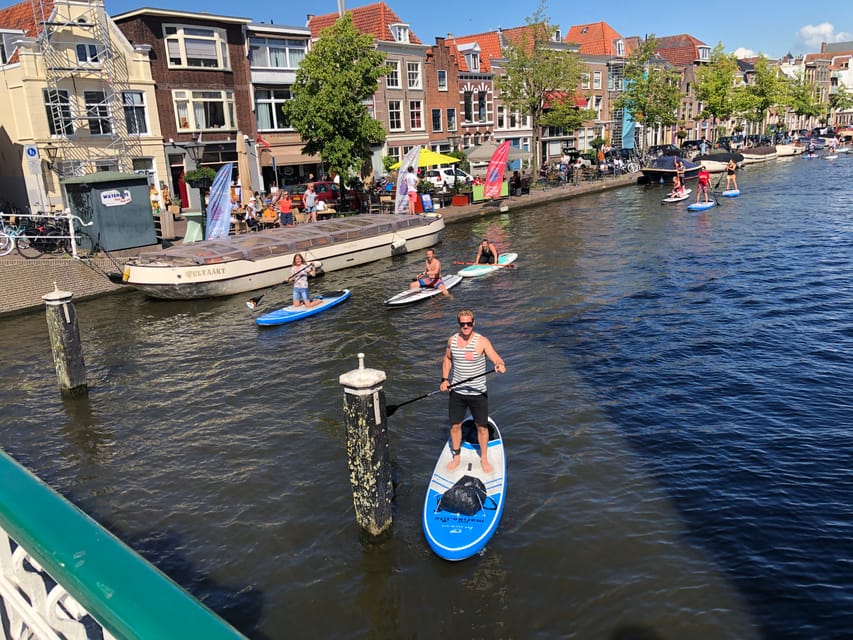 Leiden: Paddleboard Rental to Explore Leiden's Canals - The first few minutes: learning to stay upright