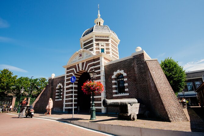 Leiden Tour with Live guide and Visit to Rembrandt's First Studio - Molen de Put is a quick look at working Leiden