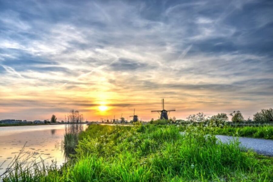 Leiden: Windmill and Countryside Cruise near Keukenhof - Warmond is the right starting point for a short countryside outing