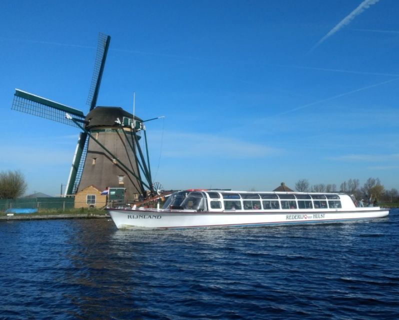 Leiden: Windmill and Countryside Cruise near Keukenhof - Windmills, villages, and open water fill the one-hour route