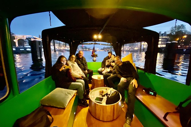 Light Event Amsterdam by small boat, 8 passengers max! You won't find any better - Inside the heated Zavi