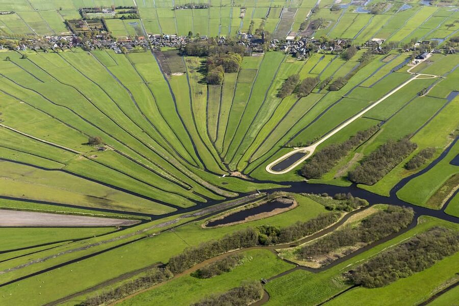 Lisse: Drive-it-Yourself Dutch Countryside GPS Audio Tour - Following the polders and windmills