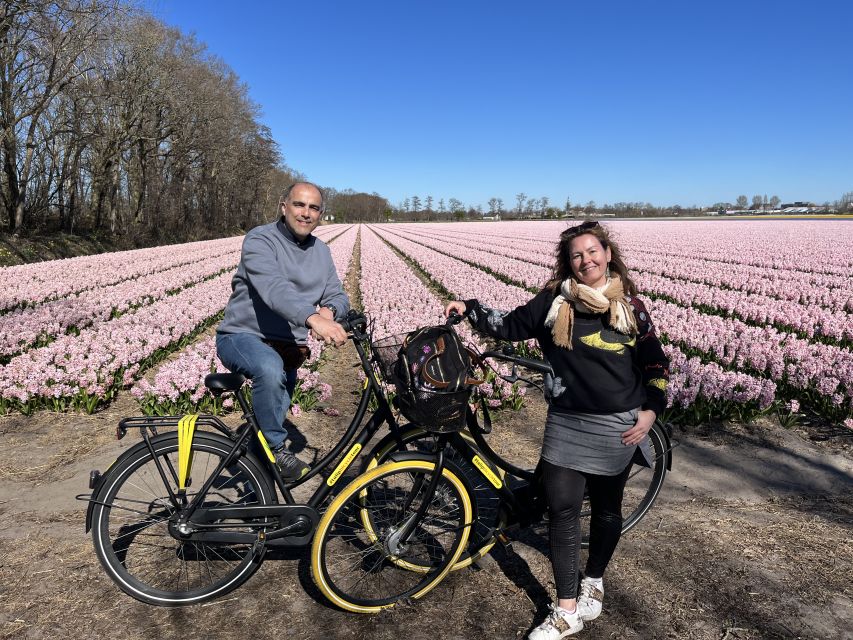 Lisse: Enjoy the Tulip Fields by Bike with a Local Guide! - Lisse village and St. Agatha Church