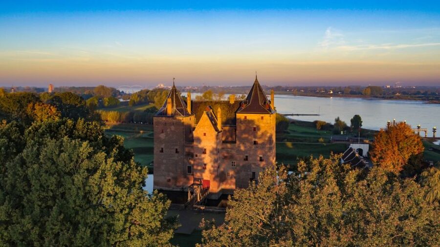 Loevestein Castle Entry Ticket - From battlefield to Dutch water defense
