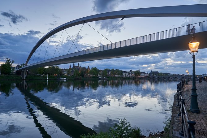 Maastricht Experience with a Local Photographer - Group size, comfort, and access