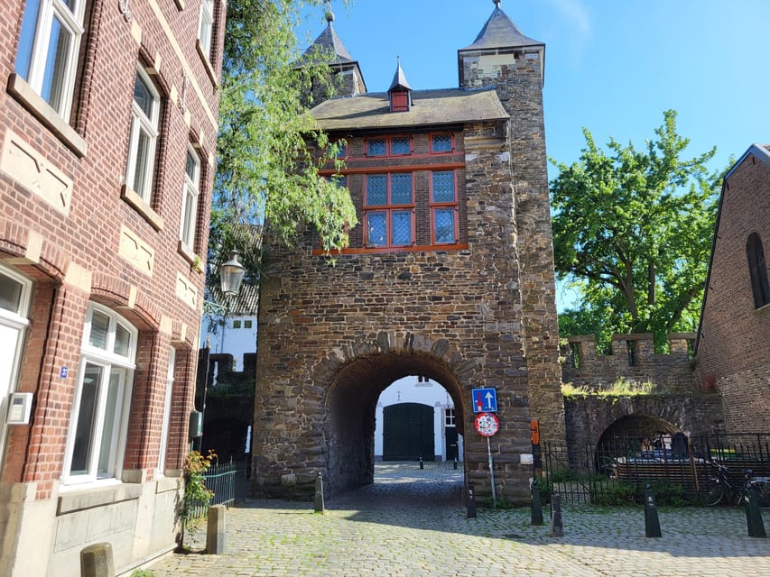 Maastricht Hidden Gems Tour Uncover the Unexpected - Vrijthof and Maastricht’s public life