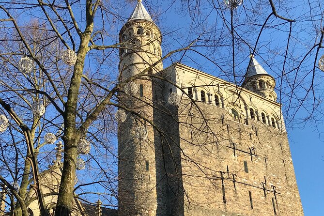 Maastricht Privat Sightseeing City Walk - Market Square and the old Town Hall