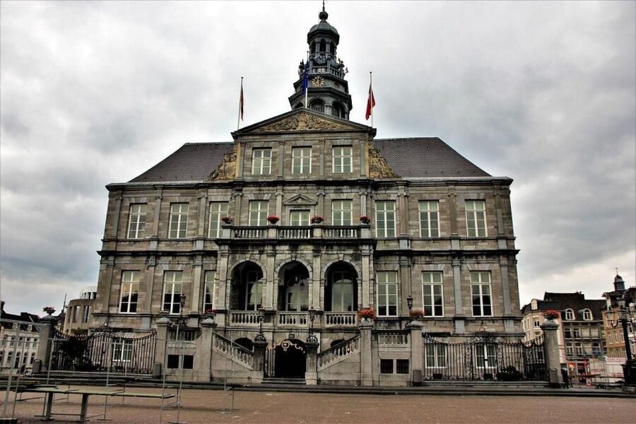 Maastricht Private Walking Tour - Helpoort and Maastricht’s defensive past