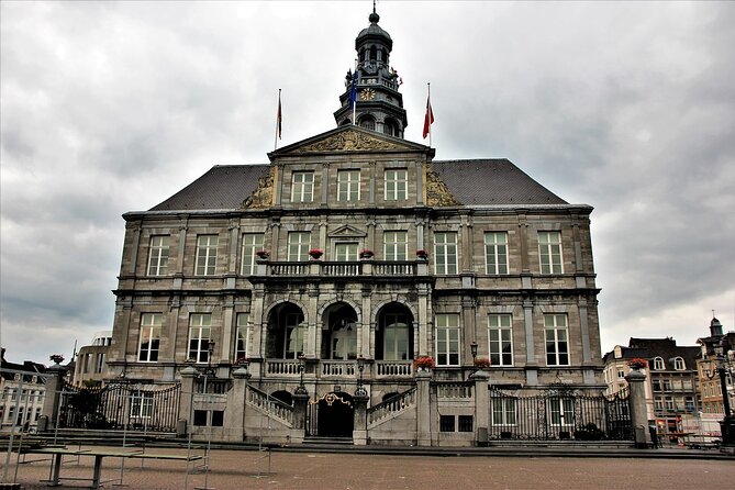 Maastricht Private Walking Tour With A Professional Guide - Why a Private Walk Works Well in Maastricht