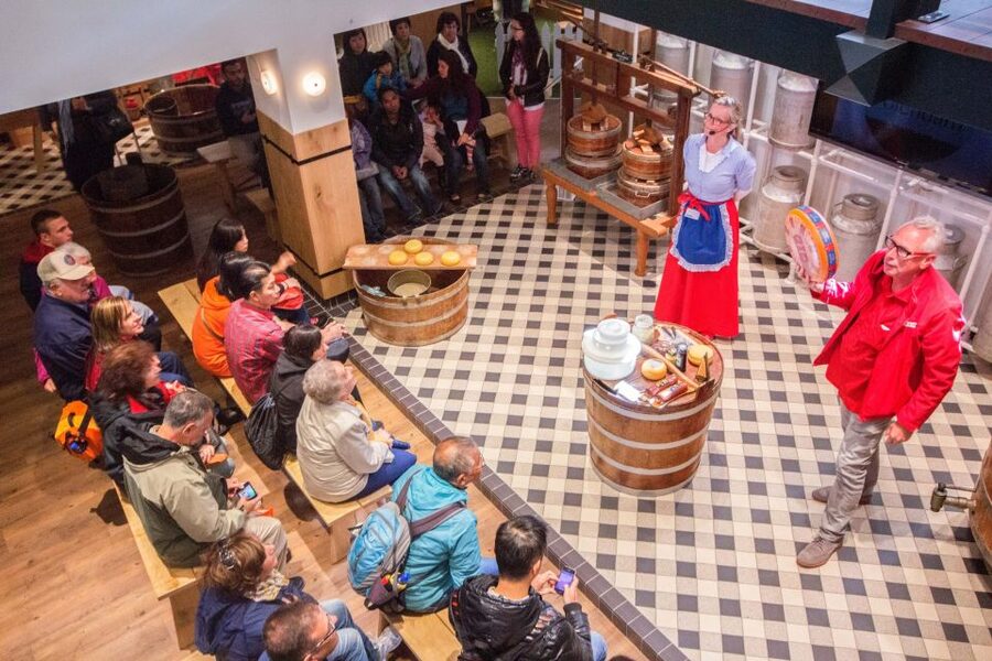 Marken, Volendam and Edam: Private Full-Day Tour - Timing, weather, and practical value