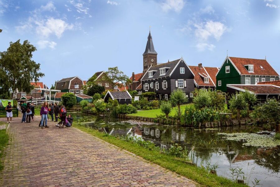 Marken, Volendam and Edam: Private Full-Day Tour - Using local buses instead of a private coach