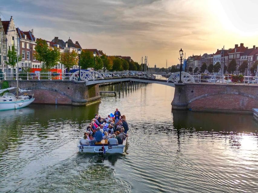 Middelburg: City Canal Cruise - The VOC building and Middelburg’s trading past