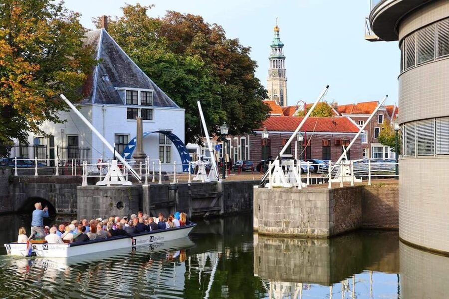 Middelburg: City Canal Cruise - Starting at Achter de Houttuinen 39