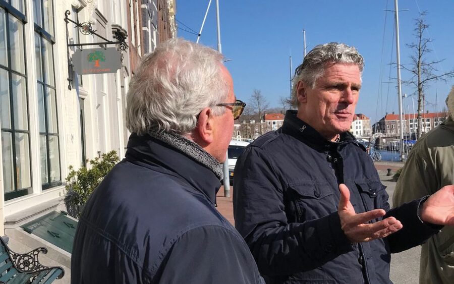 Middelburg: Guided City Walking Tour - Kuiperspoort and the merchant houses