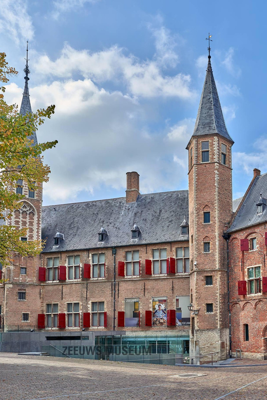 Middelburg: Zeeuws Museum Entry Ticket - Regional costume, jewelry, and changing fashion