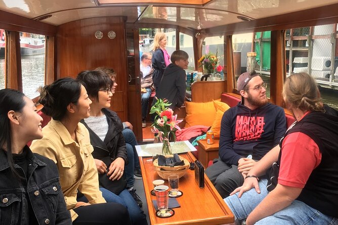 Morning Canal Cruise Amsterdam in Small-Group - How the small group changes the ride