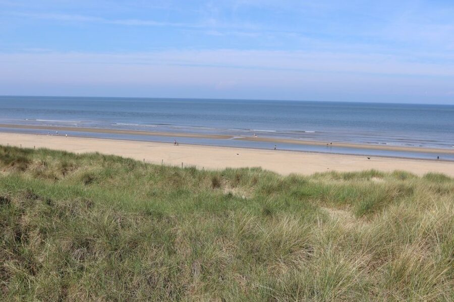 Noordwijk: Beach and Dunes Bike Tour - Following the lake toward the Amsterdam waterworks