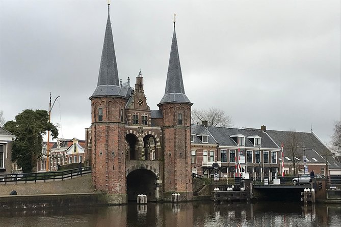 Northern Highlights Tour: visit 4 magnificent places from Amsterdam - A small vehicle changes the feel of the day