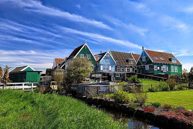 Off the Beaten Paths Dutch Landscape Private Tour 1/2 day Jaguar - Dikes, fields, and Durgerdam