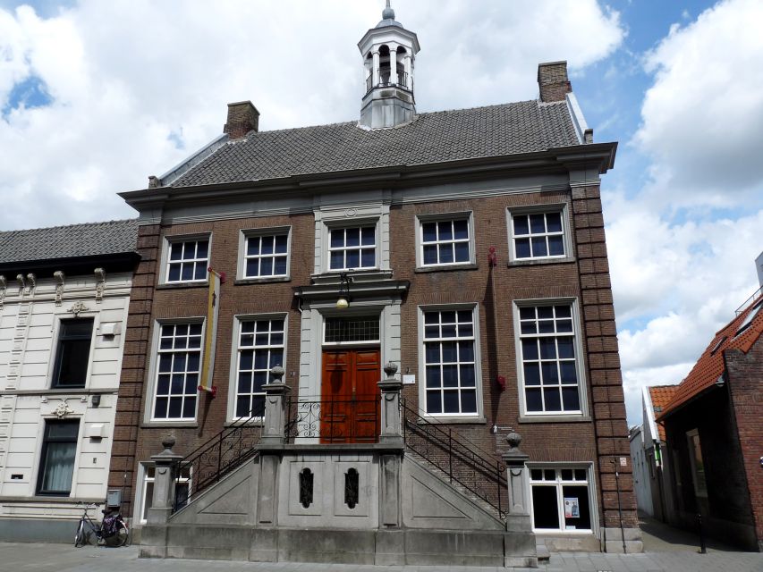 Oudenbosch: Guided City Walk - What the $45 Group Price Delivers