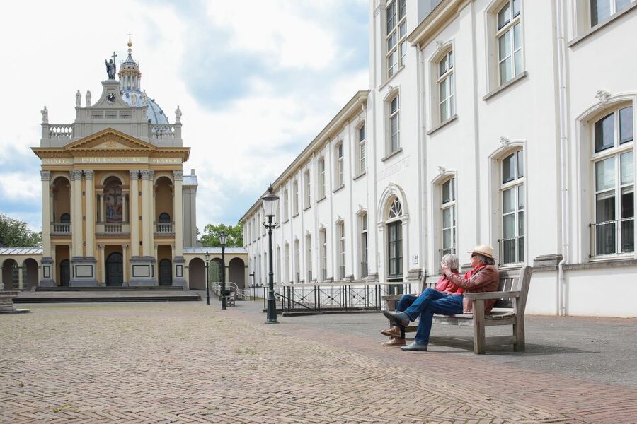 Oudenbosch: Guided City Walk - Starting Near the Station and St. Anna