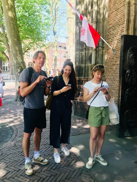 Outside Escape Amsterdam with your friend(s) and have fun! - Who will enjoy this city escape most