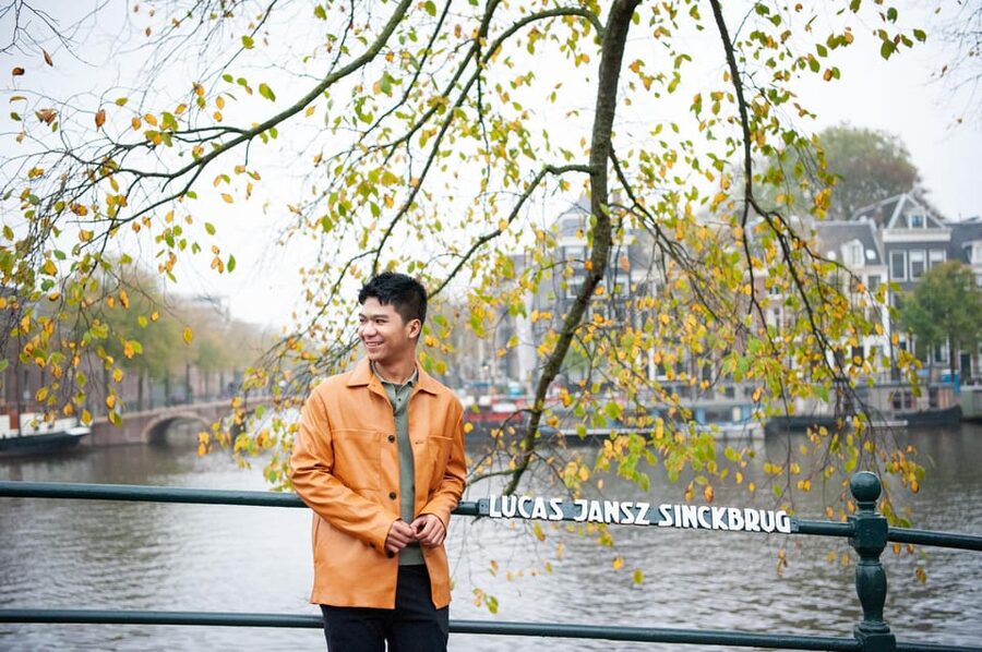 Photoshoot in or around Amsterdam - Rijksmuseum and Museumplein for an Iconic Backdrop