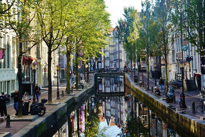 Private 3-hour Walking Tour in Amsterdam with official tour guide - Following the Singel canal ring