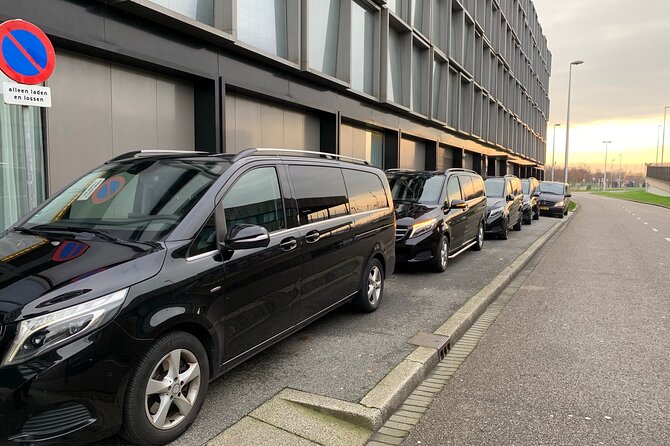 Private Airport Transfer Schiphol Airport to Amsterdam - What the Mercedes vehicle means for your group