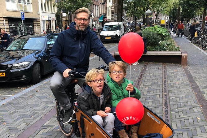 Private Amsterdam Bike Tour with a local guide (also for families) - A calm ride through Vondelpark