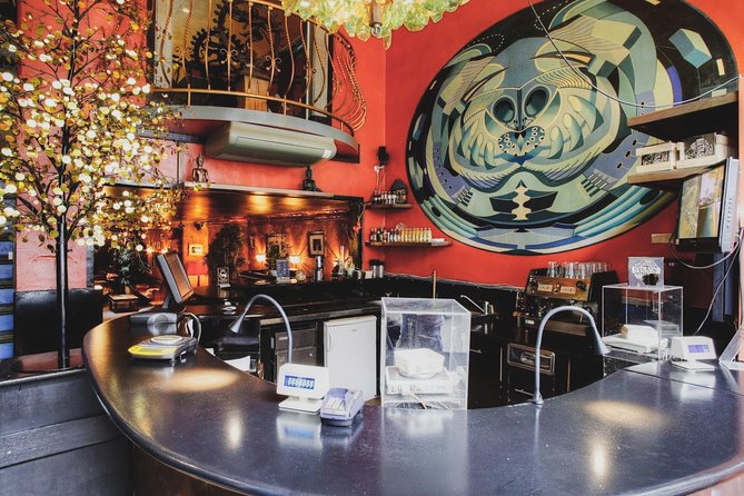 Private Amsterdam Red Light District and Coffee Shop Tour with Expert Guide - The Oude Kerk and Amsterdam’s medieval center